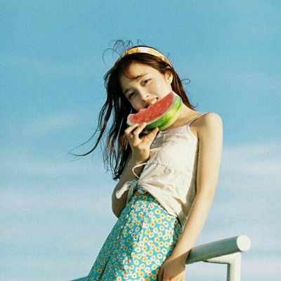 微信头像女生简单干净_高清好看的小清新女生大图