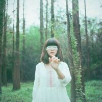 蒙眼女头像 蒙上眼锁上心