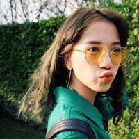 头像爱笑的女生头像 放肆的笑没什么摆脱不掉