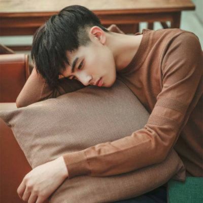 帅气男生头像高清大图_帅气迷人的小哥哥