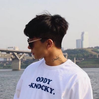 帅气男生头像高清大图_帅气迷人的小哥哥