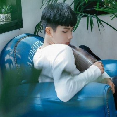 男生酷帅头像_好看高清的酷帅小哥哥