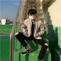 男生长腿头像 帅气男生有着大长腿