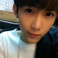 冷酷帅气男孩头像