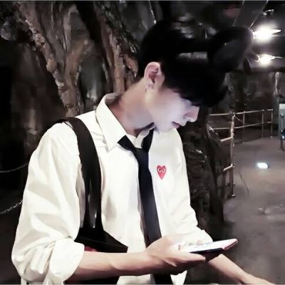 高冷头像男_帅气的高冷孤独少年