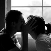 男女接吻的浪漫时刻头像