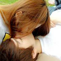 两个人接吻的情侣头像