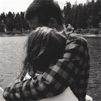 男女接吻的浪漫时刻头像