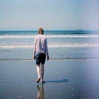 好看的在海边看海的男生微信头像图片