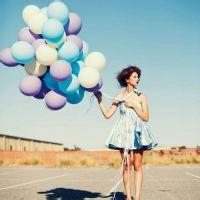 手里牵着气球的头像图片