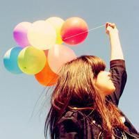 手里牵着气球的头像图片