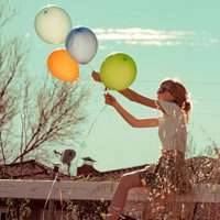 手里牵着气球的头像图片