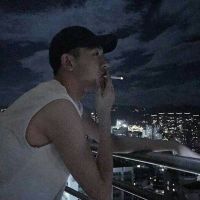 帅酷男头像 生活中微露脸帅酷男生