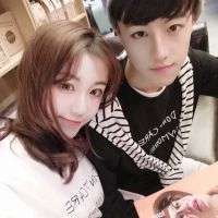 时尚大气高调秀恩爱的情侣