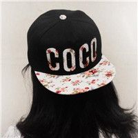 戴帽子超帅女生头像 女生戴帽子也可以很帅