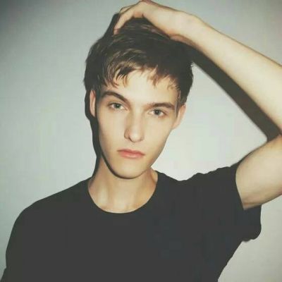 简约时尚的外国图片头像男生