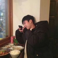 帅酷男头像 生活中微露脸帅酷男生