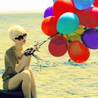 手里牵着气球的头像图片