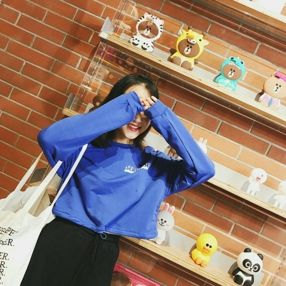 女头像调皮_阳光如此明媚调皮一下很好