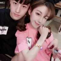 时尚大气高调秀恩爱的情侣