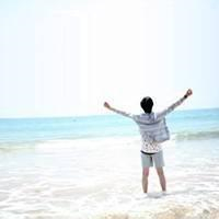 好看的在海边看海的男生微信头像图片