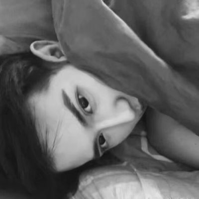 黑色冷酷帅气男头像_帅气的颓废伤感男头