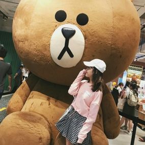 女头像调皮_阳光如此明媚调皮一下很好