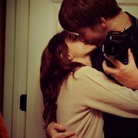 两个人接吻的情侣头像