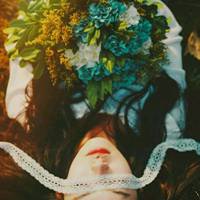 微信头像女生回忆 生命里的意义就是不停回忆你