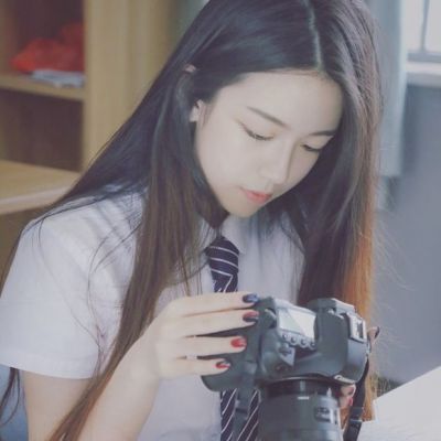 微信头像女生回忆 生命里的意义就是不停回忆你