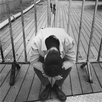 伤感黑白男头像 昨日傷已逝