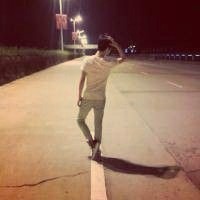 最新款的情侣背影头像一男一女