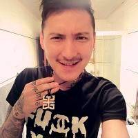 花臂男纹身头像