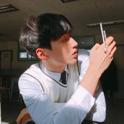 男生帅气照片头像_莫名的帅气