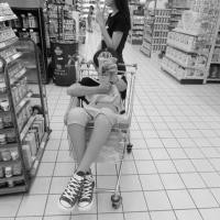 有纹身的头像黑白女生 局部纹身社会女