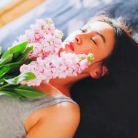 微信头像女捧花_我是等浇水的情花