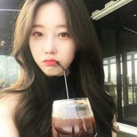 披发的少女头像 长发披肩的柔情少女