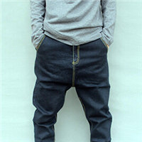 下半身男生手插口袋的微信头像