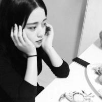 唯美意境长发女生头像_你是藏在我心底的记忆