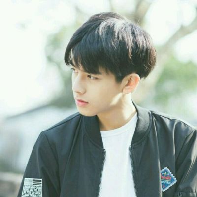 男生头像清新阳光少年