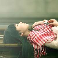 戴耳机女生头像 好看的女生戴耳机图片头像