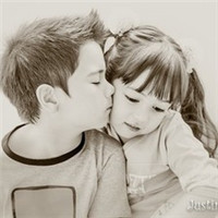 温馨又浪漫的小孩子情侣