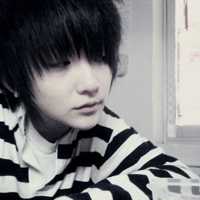 穿黑白条纹衣服的男生头像