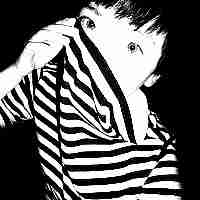 穿黑白条纹衣服的男生头像