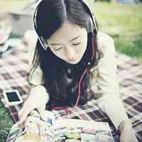 戴耳机女生头像 好看的女生戴耳机图片头像