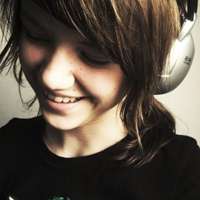 戴耳机女生头像 好看的女生戴耳机图片头像