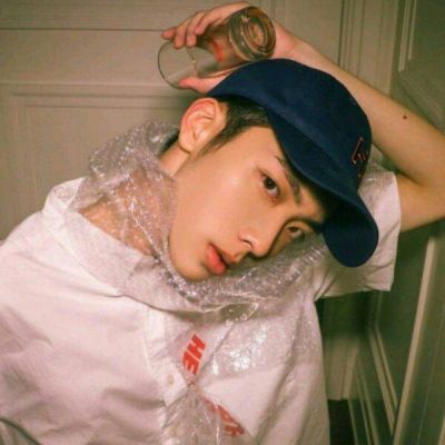 好看的微信头像图片男生图