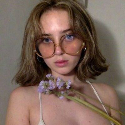 外国头像女生图片_个性有范的外国女生