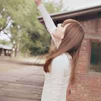 清纯美丽的女孩头像_似水清纯却比火热情