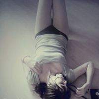 戴耳机女生头像 好看的女生戴耳机图片头像